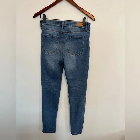 FREE with any purchase - Eighty two skinny jeans size Classic Blue Denim S 3 - Picture 3 of 6